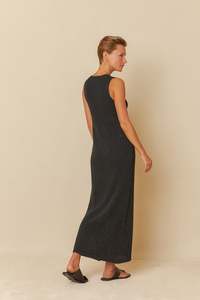 200 1: Dress 520 Carbon
