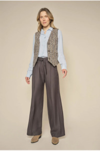 Lusana Ozana Pant Phantom