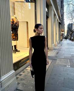 Size 12: Effie Kats Verona Gown - Black