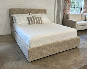 Beds: Bali bed