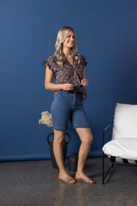 Vassalli Slim Leg Above Knee Short / 5775A (2 Colours)