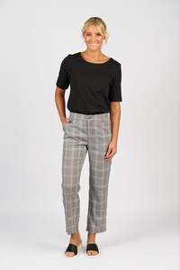 Vassalli: Vassalli Slim 7/8th Length Pant With Elastic Back / 5963A
