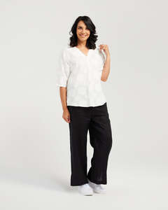 Blackstone: Blackstone Rose Detailed V Neck Top / BSJ9105