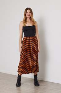 Duo: Duo Ember Pleat Skirt / DU28310