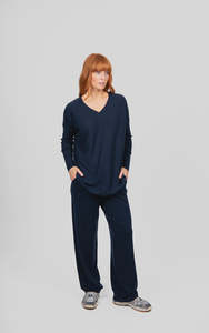 Garments: Queen V Neck Curve Hem Pullover / BL6655 (3 Colours)