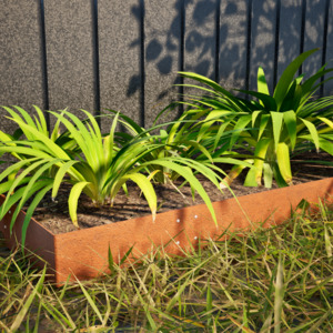 Garden Essentials Kitset Planter Boxes And Garden Edging: 100 mm High. Corten Steel Garden Edging 3.00 mm Thick