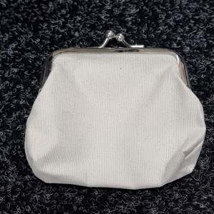 Blanks For Adhesive Vinyl Sticky: Glitter Purse - Sublimation