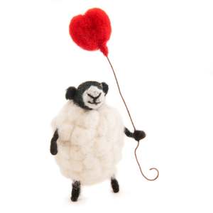 Tiny Animals: Sheply Sheep with Heart Balloon