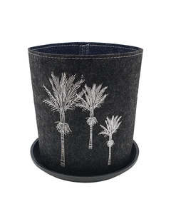 Gifts: Nikau White on Dark Grey Grow Bag