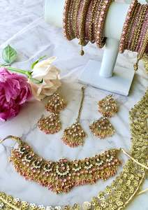 Jewellery: Pink 'n' Gold set