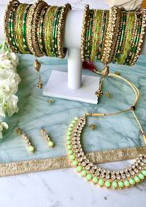 Jewellery: Pear Drop Set