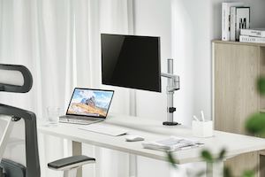 Office Furniture: Single Arm Premium Articulating Monitor Mount (17"-32" Screens)