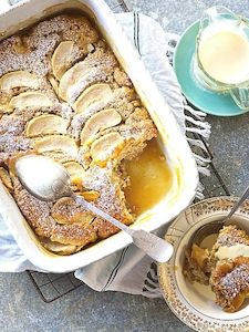 Desserts Sweets: Self-Saucing Toffee Apple Pudding