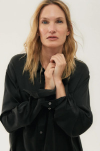Silk Laundry: Silk Laundry Boyfriend Shirt Black