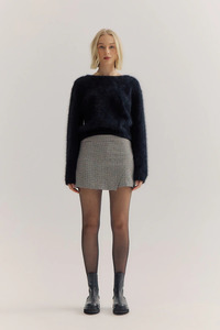 Knitwear: Stella Cashmere Boat Neck Knit Black