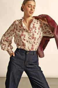 New: Brim Top Cream Berry Nouveau