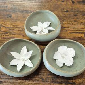 Gifts: Fine Bone China Flower Decoration