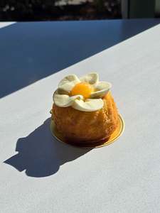 Celebration Cakes Christchurch: Lemon Daisy Mini Cake