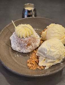 Hot Desserts Christchurch Patisserie: Bolo Gelado Cake