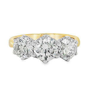 Fishers Collection: 18ct Yellow/White Gold Three Diamond Ring 3.00ct