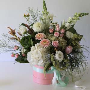 Flower Arrangements: Blushing Beauty Flower Hatbox
