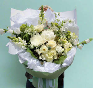 Flower Bouquet: Elegant White Bouquet