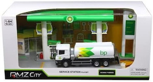 BP Garage with Scania Tanker 1: 64 scale Diecast Collectables