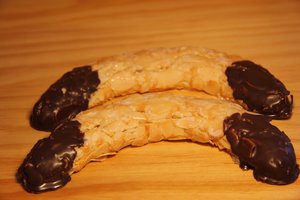 Products: Marzipan crescent