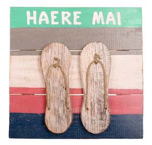 Canvas Prints Signs All: Wood Sign "Haere Mai"