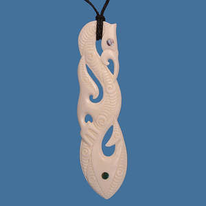 Maori Bone Carvings: Bone Manaia Pendant XL