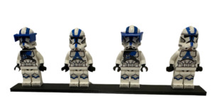 LEGO® Minifigure Display Plaque – Leg crack defense | 1–8 Figure variants available