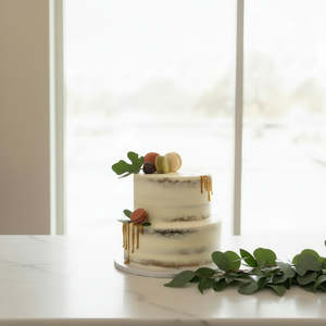 Divine Wedding Gallery: Classic Vineyard | Standard Two-Tier