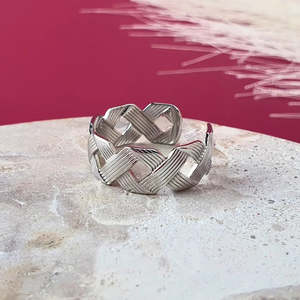 Rings: Crisscross Adjustable Ring - Silver