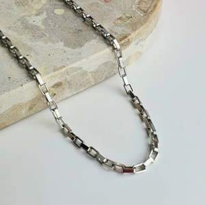 Necklaces: Bold Links Chain Necklace - Silver