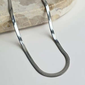 Necklaces: Snake Chain Necklace - Silver