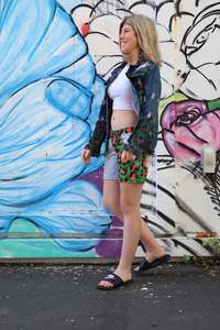 Safari Leopard shorts size 8