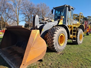 John Deere 724K