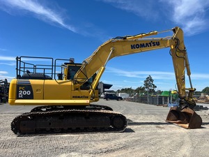 Construction: Komatsu PC200LC-8M0