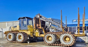 Forestry: Caterpillar 584HD