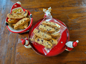 Products: Biscotti Dona Lou's