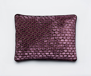 Products: Hello – silk velvet cushion in grape