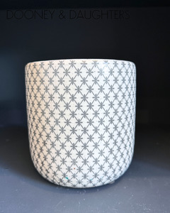 Unglazed Ceramics: Large Pot - Grey Trellis