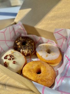 Doughnut Gift Box - Mixed 4pk - Dough Bakery