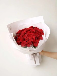Full Heart 30 Roses Bouquet Grand Romantic Flowers