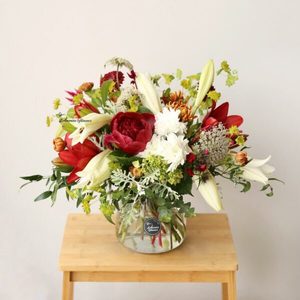 Products: Harvest – Christmas Vase – Christchurch Christmas Flowers