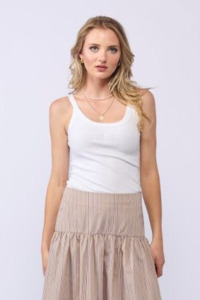 1129 - LOGO - Ruby Rib - White