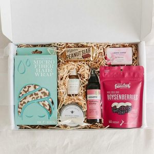 Products: Second Trimester Pregnancy Gift Box Dream Designs