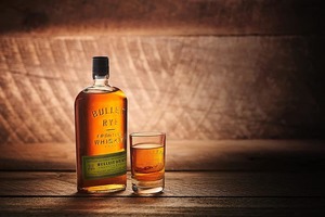 Bourbon Drinkland: Bulleit 95 Straight American Rye Frontier Whiskey 700ml