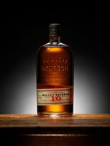 Bourbon Drinkland: Bulleit Aged 10 Years Kentucky Straight Bourbon Frontier Whiskey 700ml