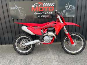 Gasgas Motocross: GASGAS MC250F 2025 - SAVE $400!